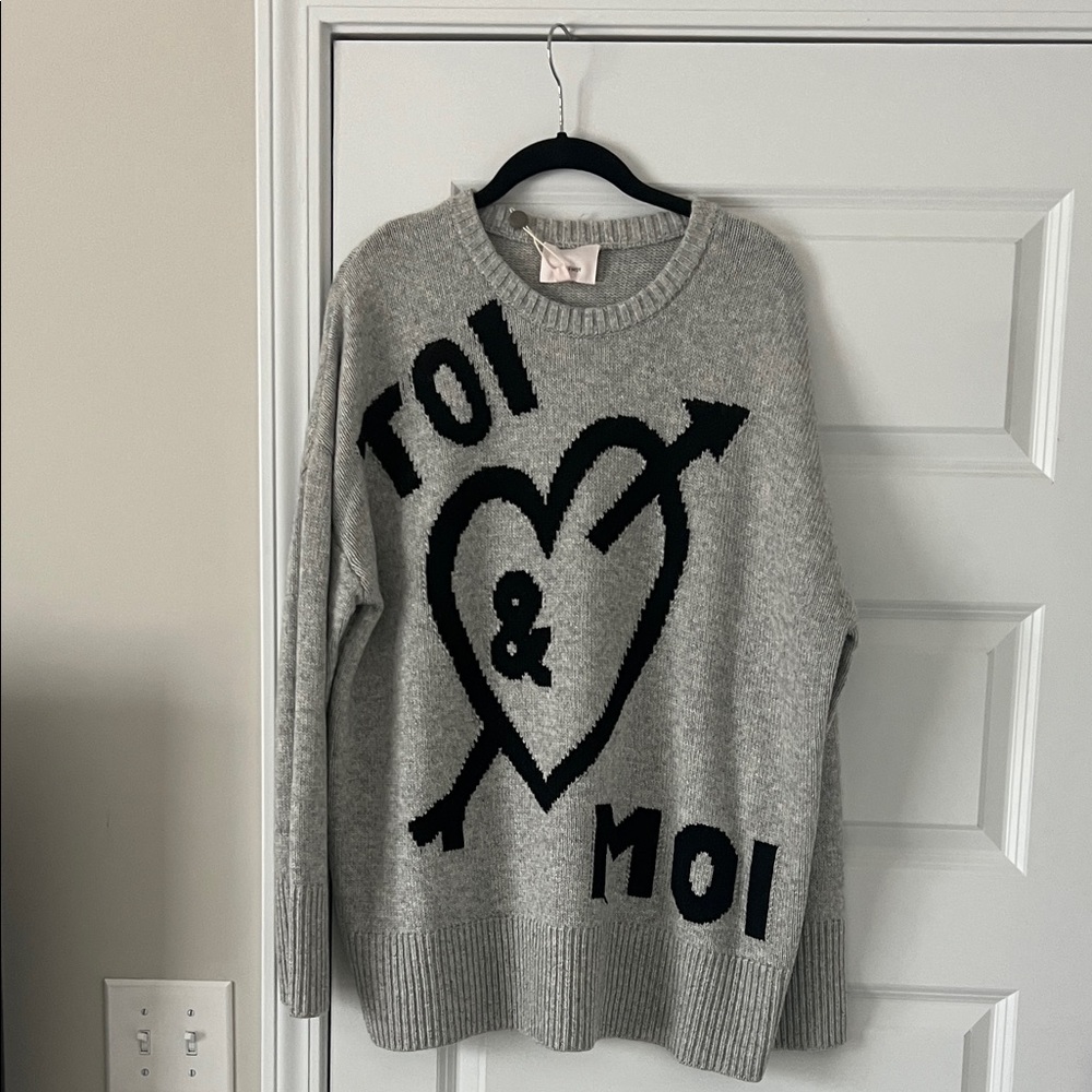 Gray & Black Graphic Sweater